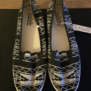 Charming Charlie‎ Monochrome Geometric Flats